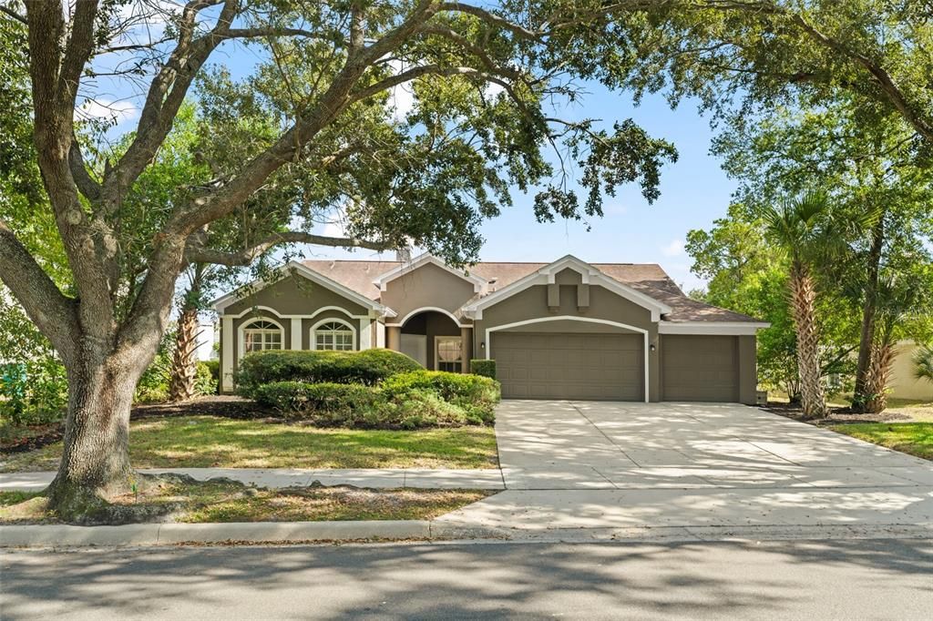 Active With Contract: $580,000 (4 beds, 3 baths, 2367 Square Feet)