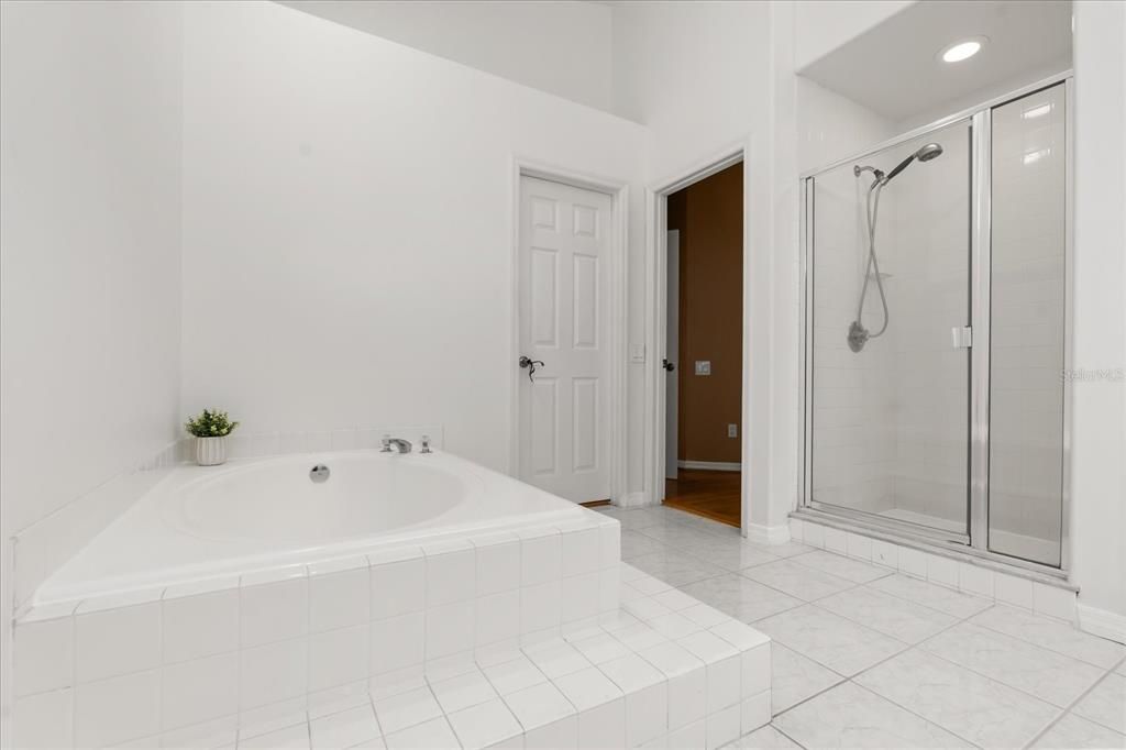 Active With Contract: $580,000 (4 beds, 3 baths, 2367 Square Feet)