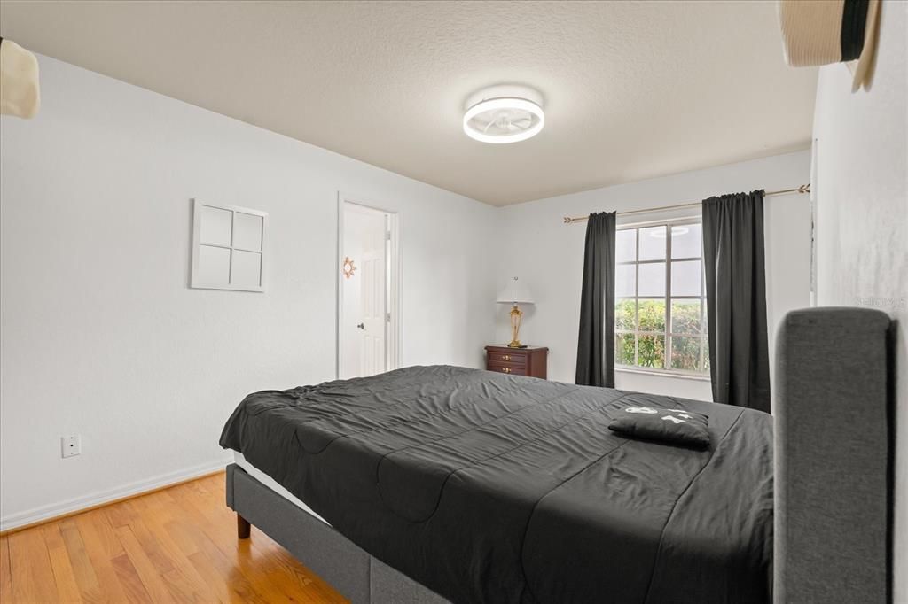 Active With Contract: $580,000 (4 beds, 3 baths, 2367 Square Feet)