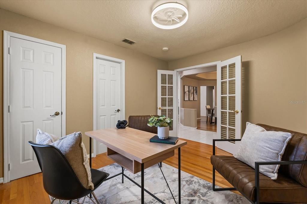 Active With Contract: $580,000 (4 beds, 3 baths, 2367 Square Feet)