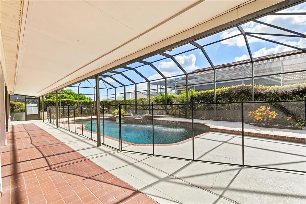 Active With Contract: $580,000 (4 beds, 3 baths, 2367 Square Feet)