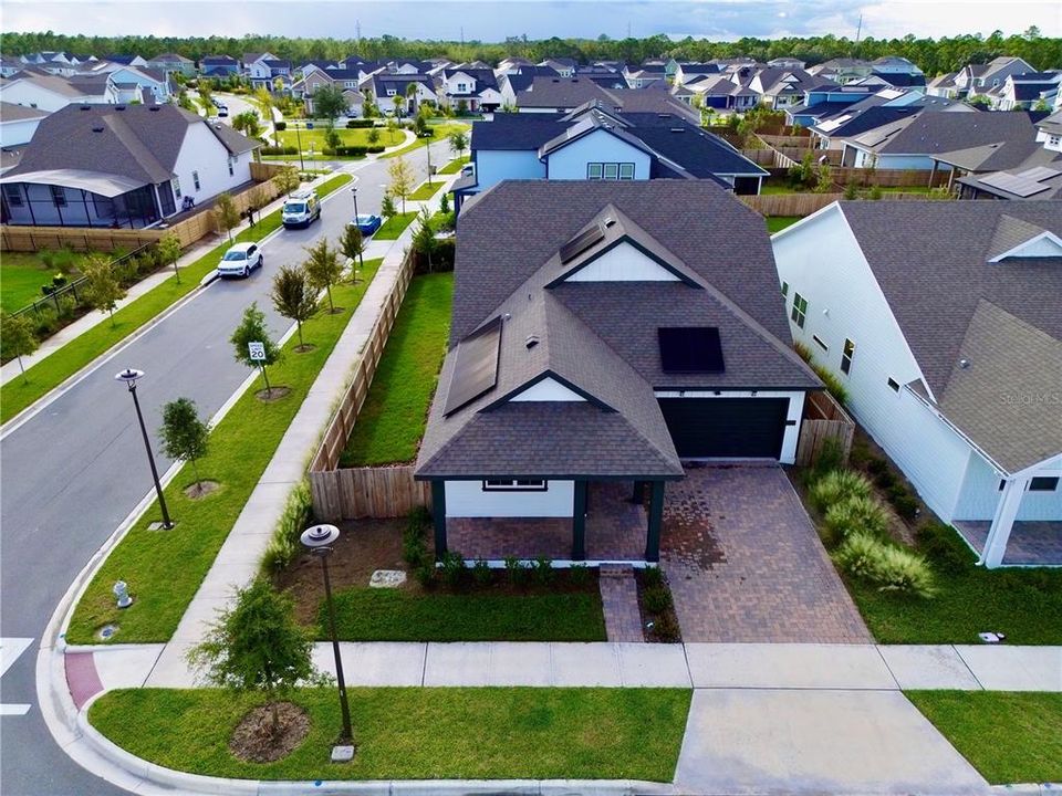 En Venta: $570,000 (4 camas, 2 baños, 2220 Pies cuadrados)