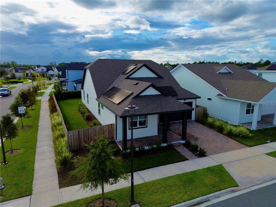 En Venta: $570,000 (4 camas, 2 baños, 2220 Pies cuadrados)