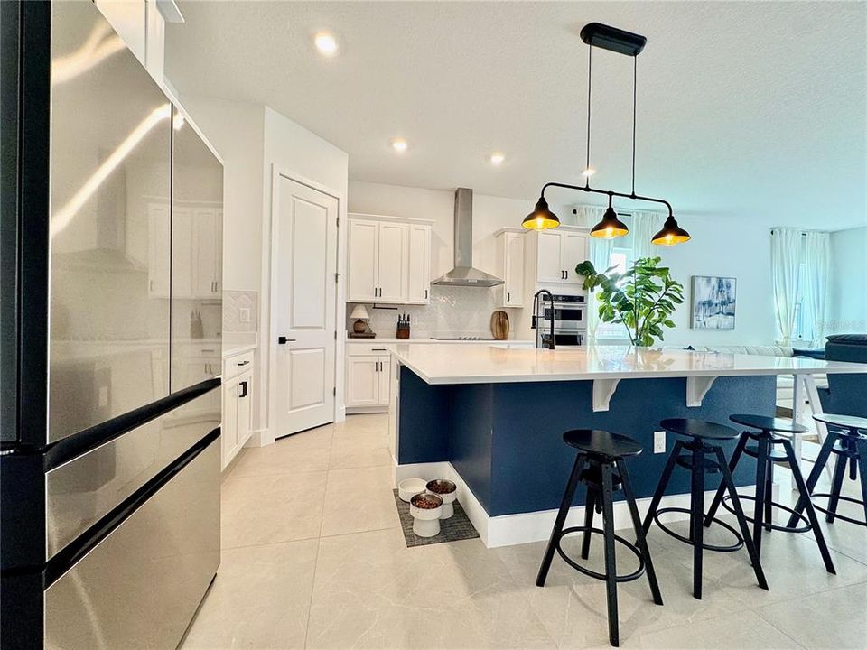 En Venta: $570,000 (4 camas, 2 baños, 2220 Pies cuadrados)