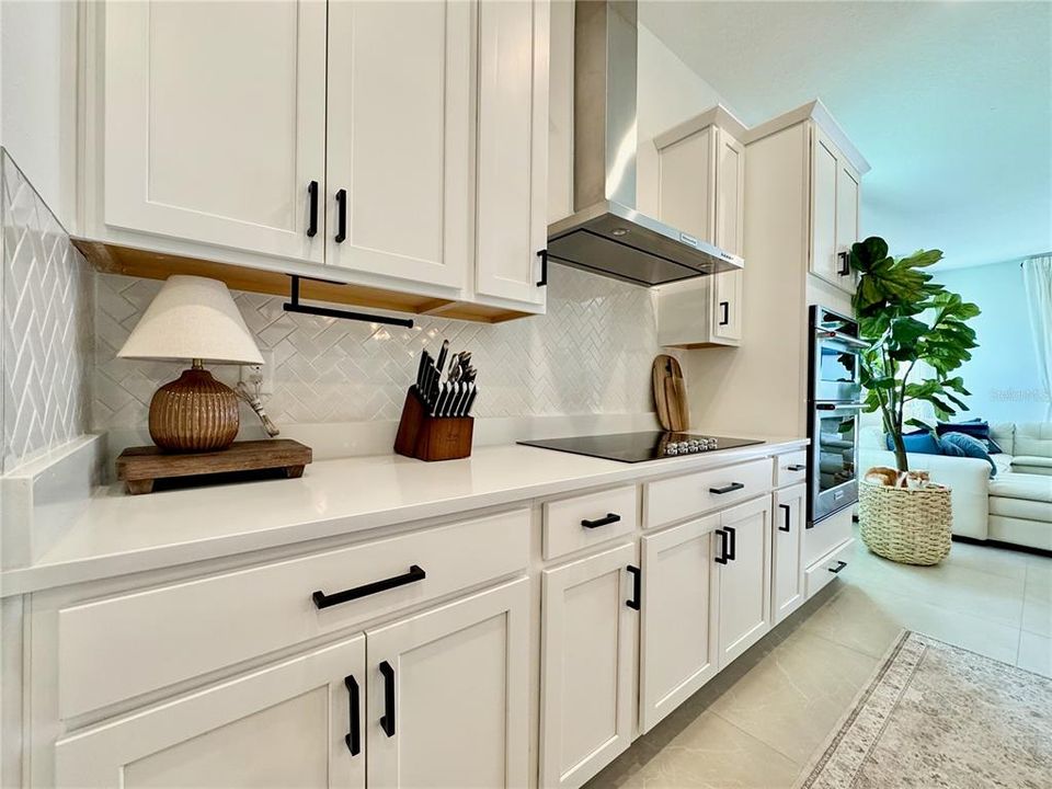 En Venta: $570,000 (4 camas, 2 baños, 2220 Pies cuadrados)