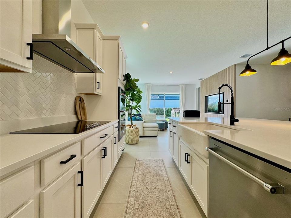 En Venta: $570,000 (4 camas, 2 baños, 2220 Pies cuadrados)