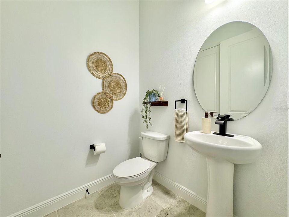 En Venta: $570,000 (4 camas, 2 baños, 2220 Pies cuadrados)