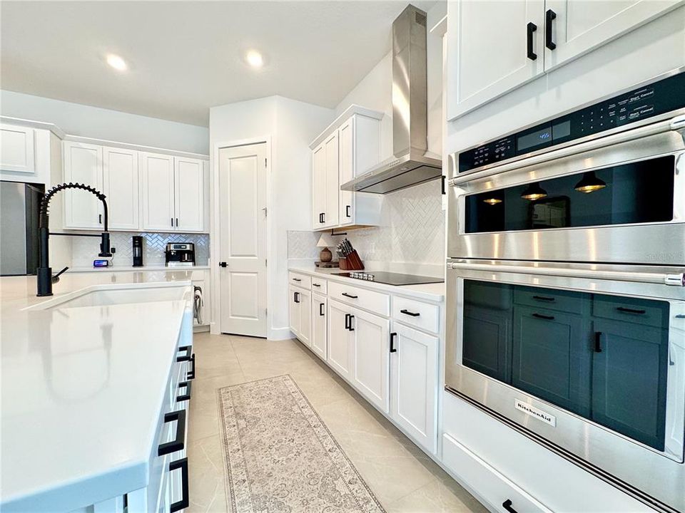 En Venta: $570,000 (4 camas, 2 baños, 2220 Pies cuadrados)