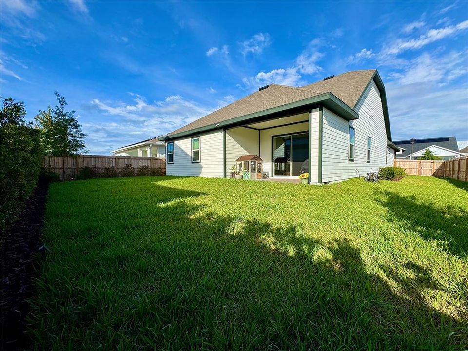 En Venta: $570,000 (4 camas, 2 baños, 2220 Pies cuadrados)