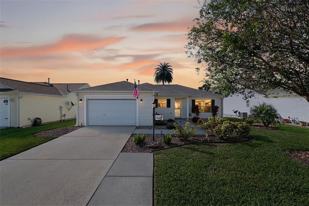 Recently Sold: $300,000 (3 beds, 2 baths, 1265 Square Feet)