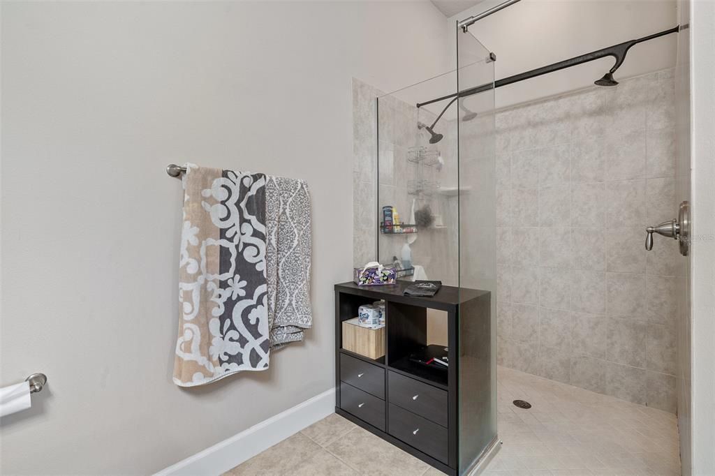 待售: $369,900 (3 贝兹, 3 浴室, 2081 平方英尺)