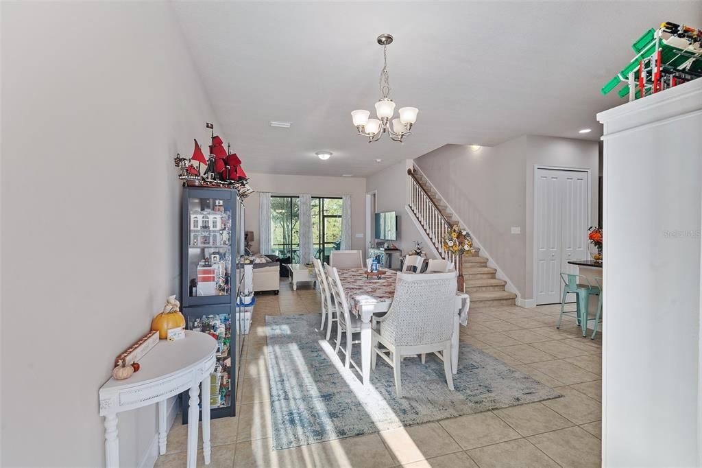 待售: $369,900 (3 贝兹, 3 浴室, 2081 平方英尺)