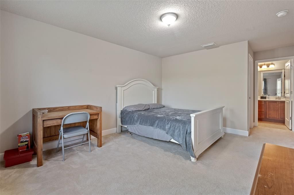 待售: $369,900 (3 贝兹, 3 浴室, 2081 平方英尺)