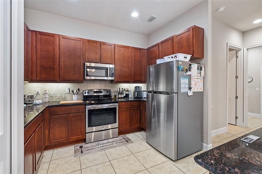 待售: $369,900 (3 贝兹, 3 浴室, 2081 平方英尺)