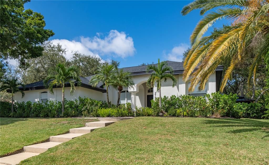 Recently Sold: $1,250,000 (4 beds, 3 baths, 2440 Square Feet)