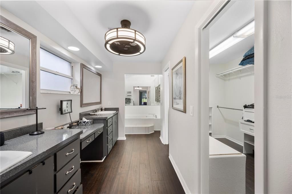 En Venta: $425,000 (4 camas, 2 baños, 2465 Pies cuadrados)