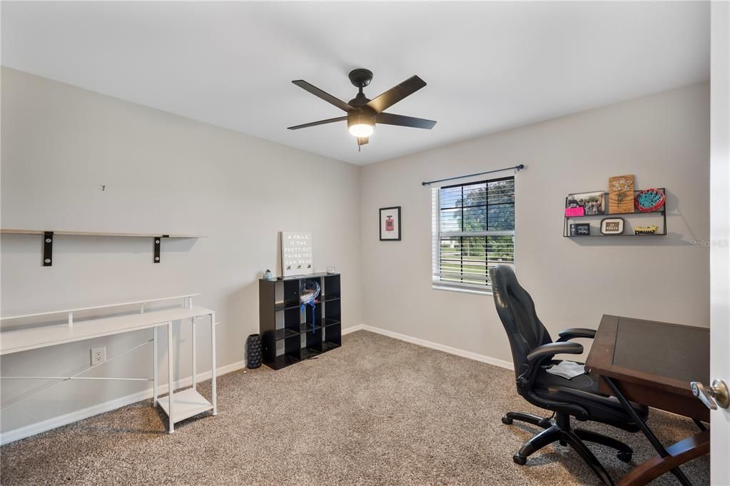 En Venta: $425,000 (4 camas, 2 baños, 2465 Pies cuadrados)