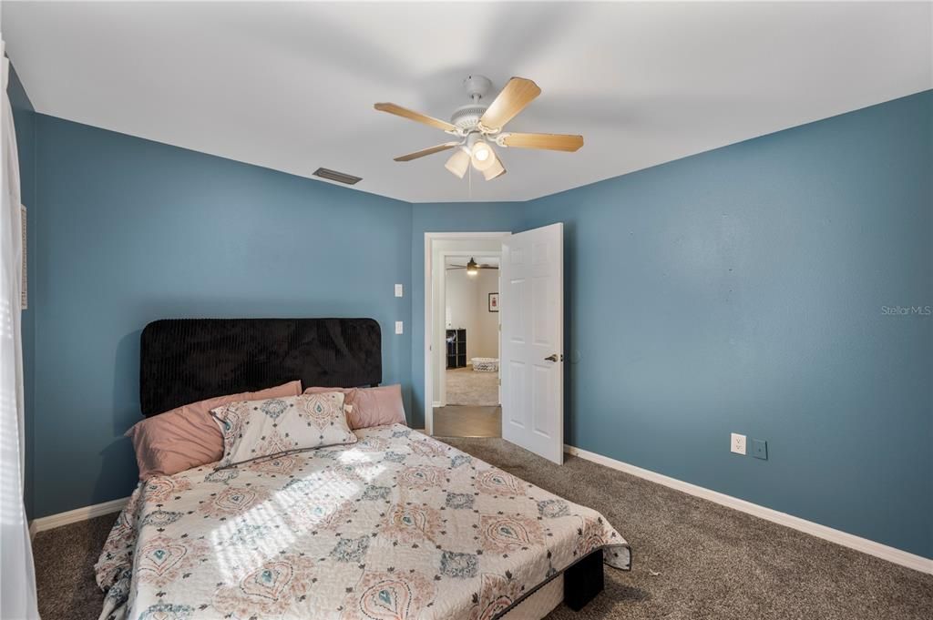 En Venta: $425,000 (4 camas, 2 baños, 2465 Pies cuadrados)