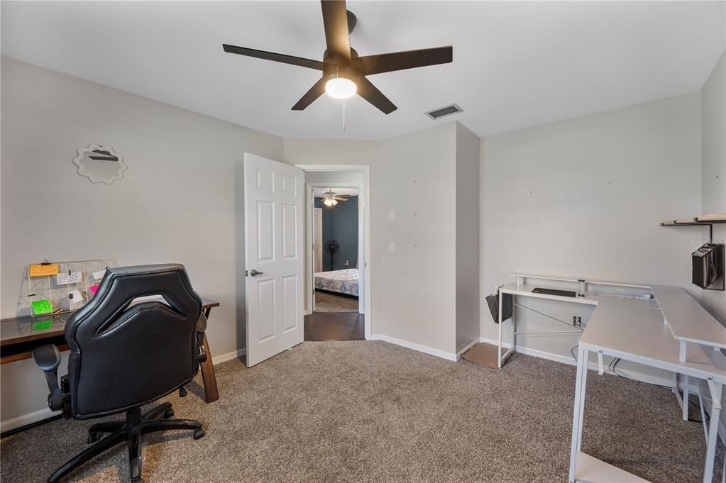 En Venta: $425,000 (4 camas, 2 baños, 2465 Pies cuadrados)