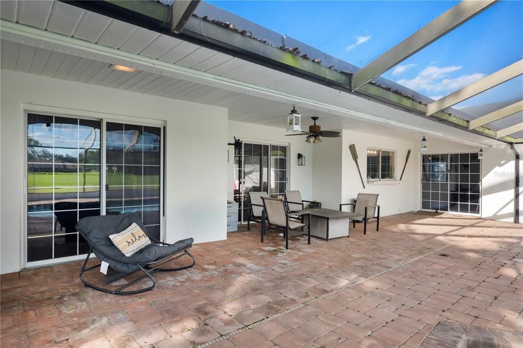 En Venta: $425,000 (4 camas, 2 baños, 2465 Pies cuadrados)