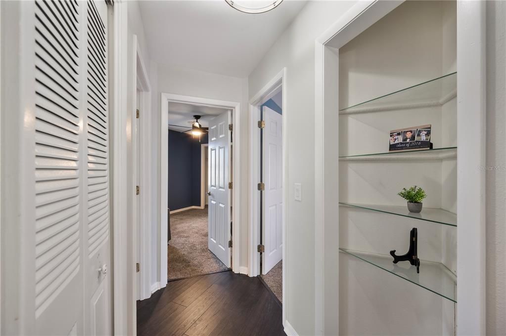 En Venta: $425,000 (4 camas, 2 baños, 2465 Pies cuadrados)