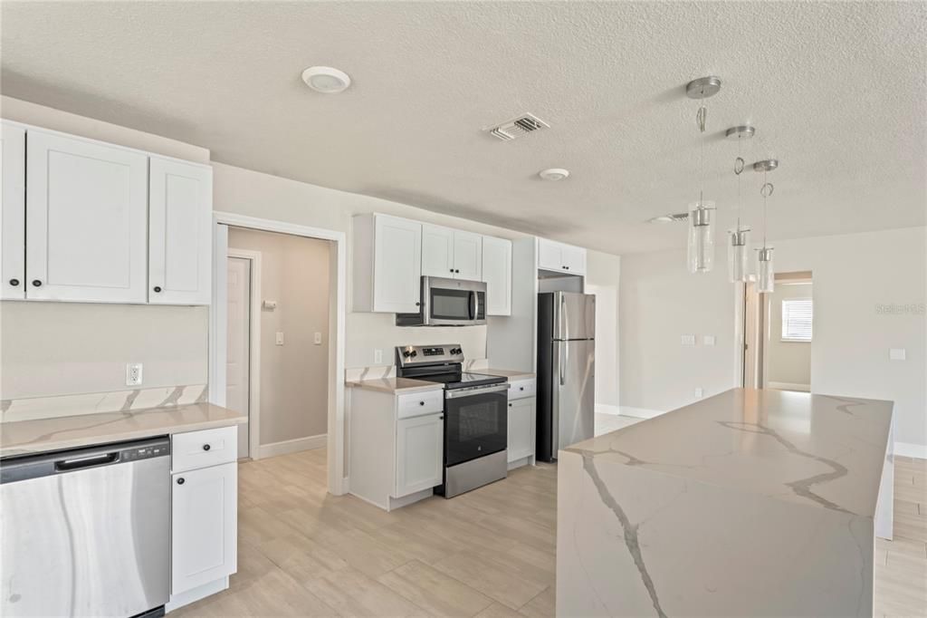 待售: $1,068,100 (3 贝兹, 2 浴室, 2091 平方英尺)