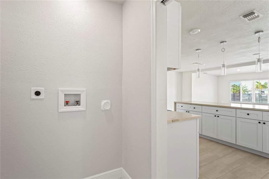 待售: $1,068,100 (3 贝兹, 2 浴室, 2091 平方英尺)