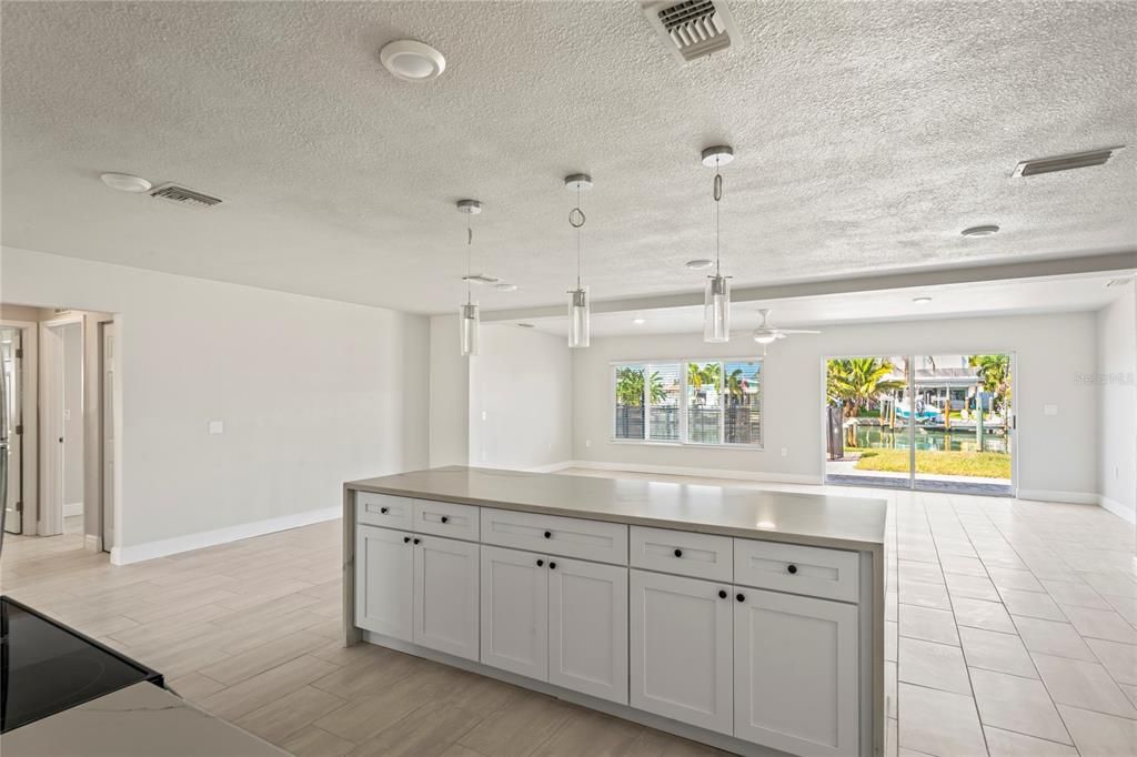 待售: $1,068,100 (3 贝兹, 2 浴室, 2091 平方英尺)