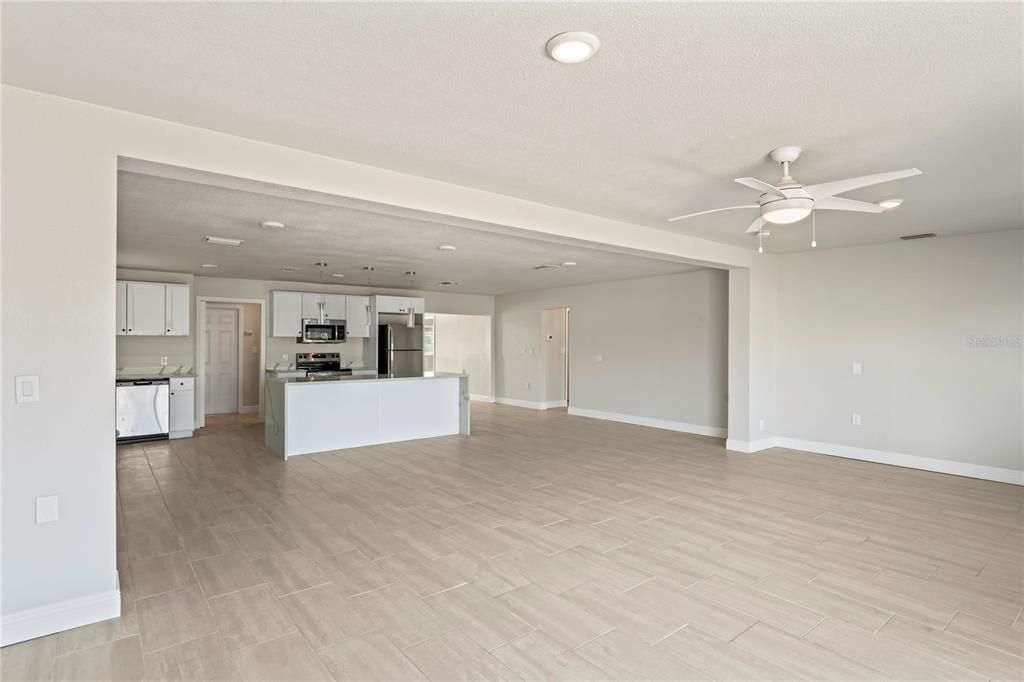 待售: $1,068,100 (3 贝兹, 2 浴室, 2091 平方英尺)