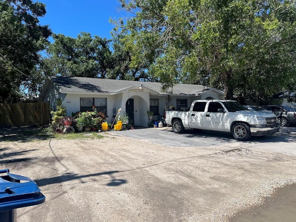 合同活跃: $420,000 (6 贝兹, 0 浴室, 1992 平方英尺)