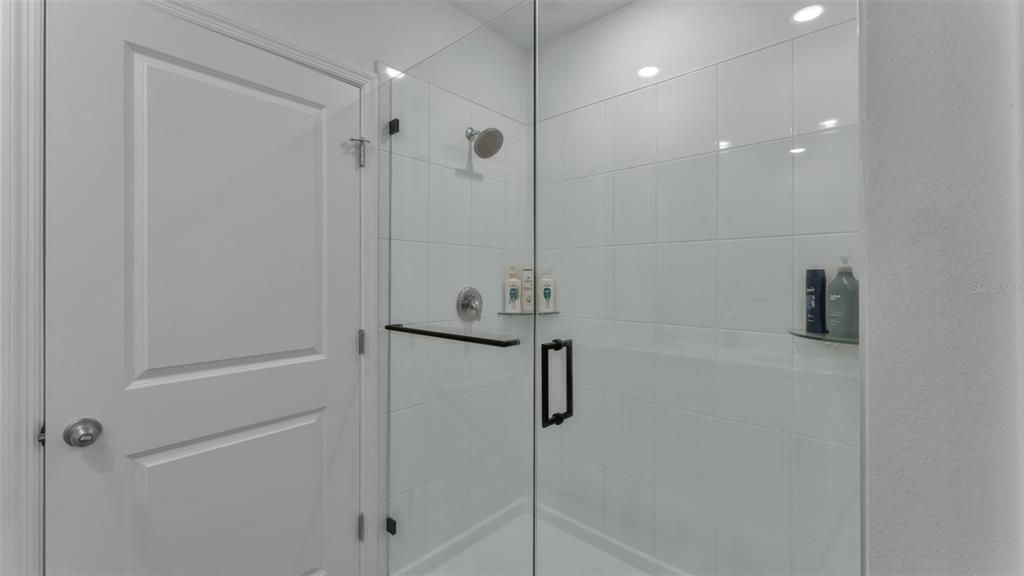 For Sale: $310,000 (4 beds, 2 baths, 1607 Square Feet)