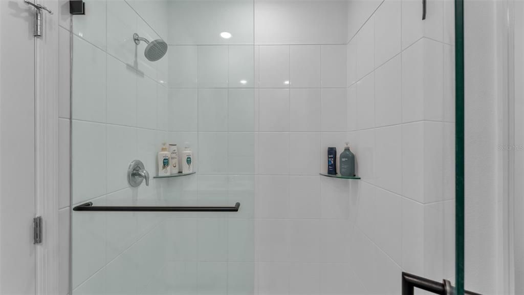 For Sale: $310,000 (4 beds, 2 baths, 1607 Square Feet)