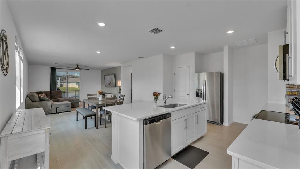 For Sale: $310,000 (4 beds, 2 baths, 1607 Square Feet)