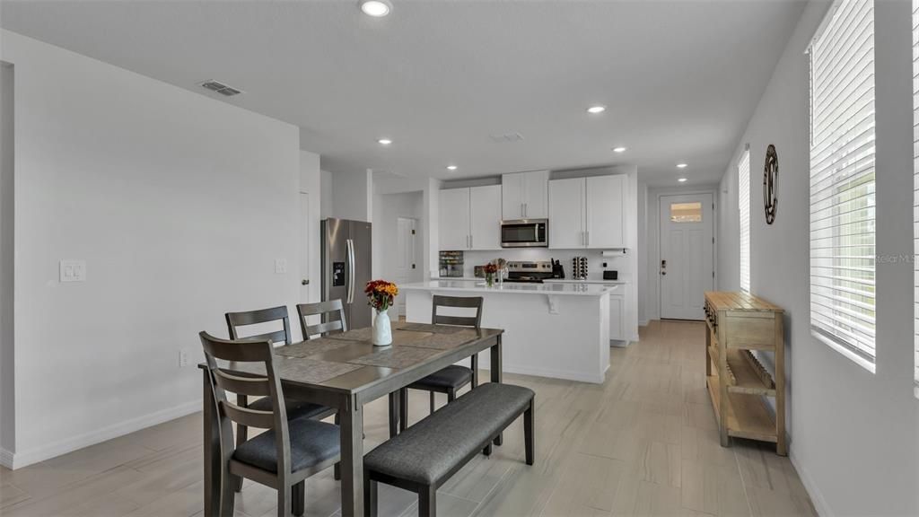 For Sale: $310,000 (4 beds, 2 baths, 1607 Square Feet)