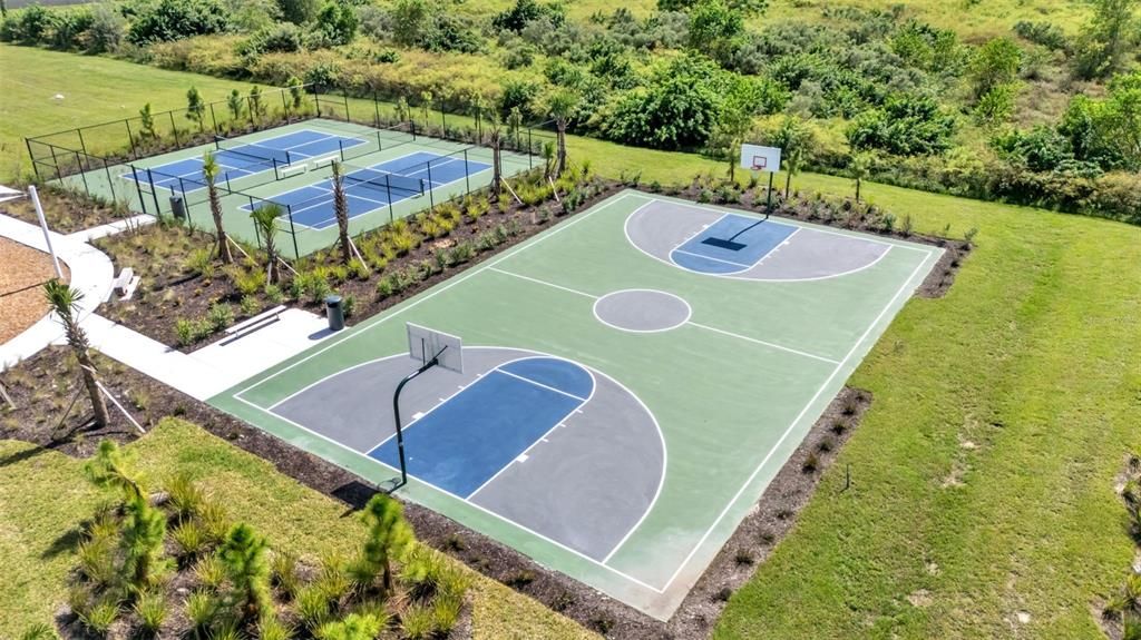 For Sale: $310,000 (4 beds, 2 baths, 1607 Square Feet)