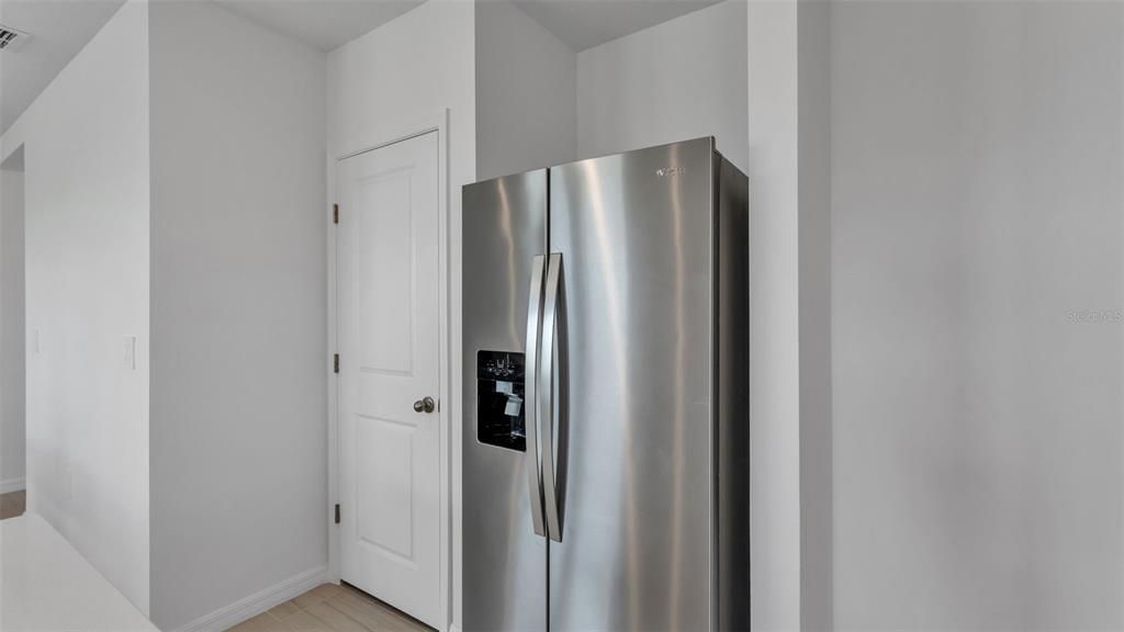 For Sale: $310,000 (4 beds, 2 baths, 1607 Square Feet)