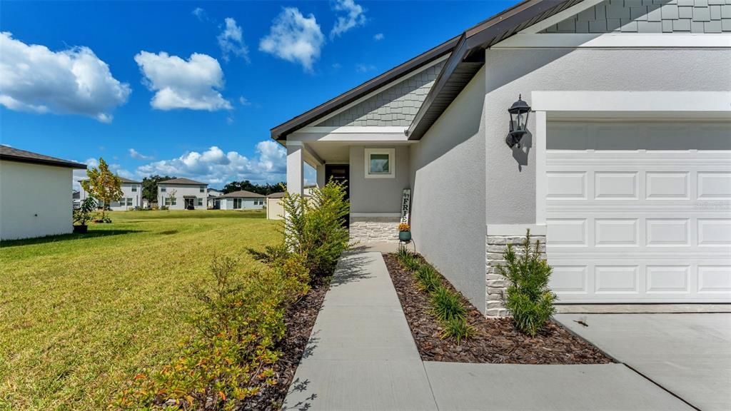 For Sale: $310,000 (4 beds, 2 baths, 1607 Square Feet)