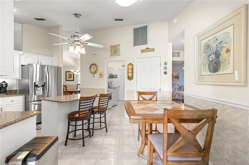 合同活跃: $265,000 (3 贝兹, 2 浴室, 1906 平方英尺)