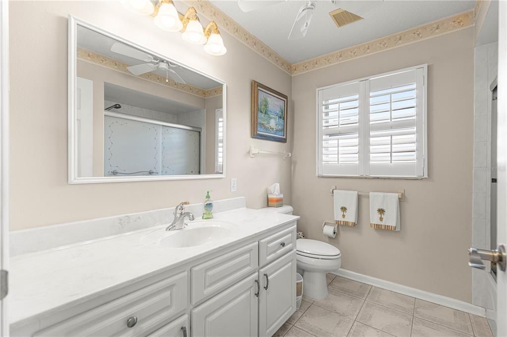 合同活跃: $265,000 (3 贝兹, 2 浴室, 1906 平方英尺)