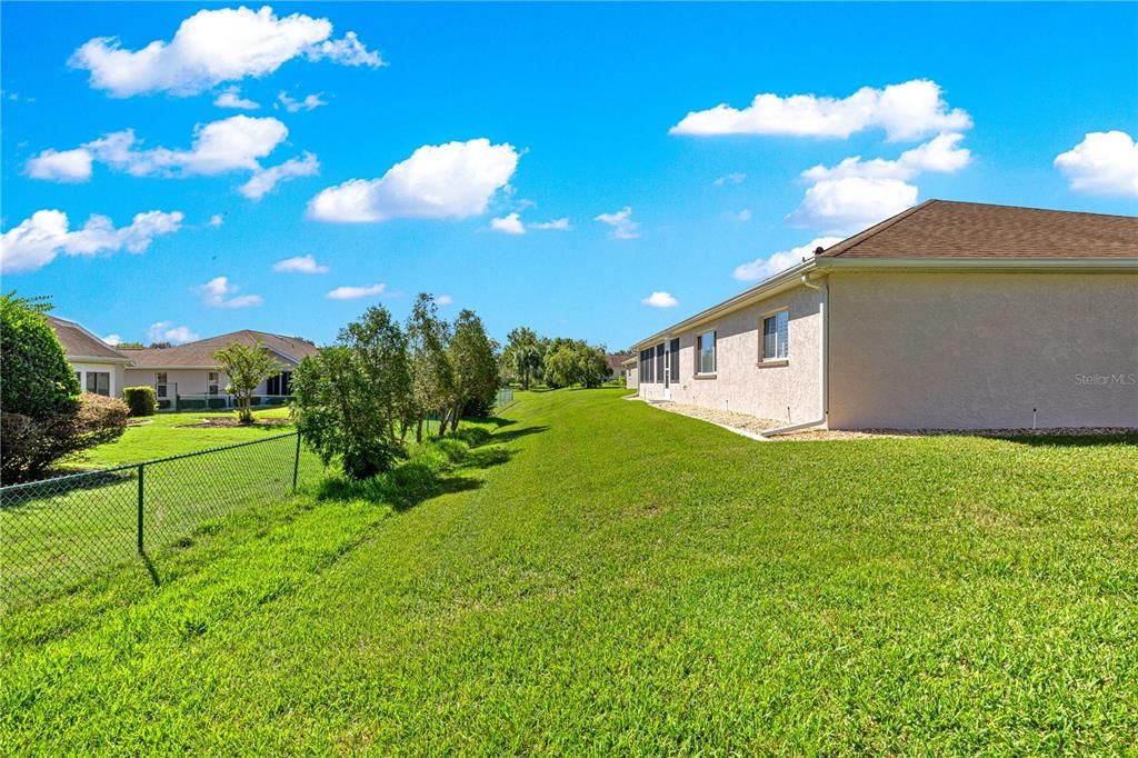 合同活跃: $265,000 (3 贝兹, 2 浴室, 1906 平方英尺)