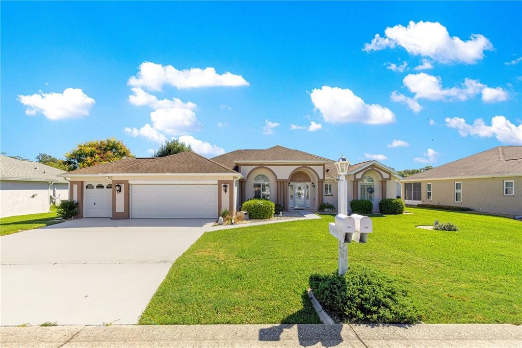 合同活跃: $265,000 (3 贝兹, 2 浴室, 1906 平方英尺)