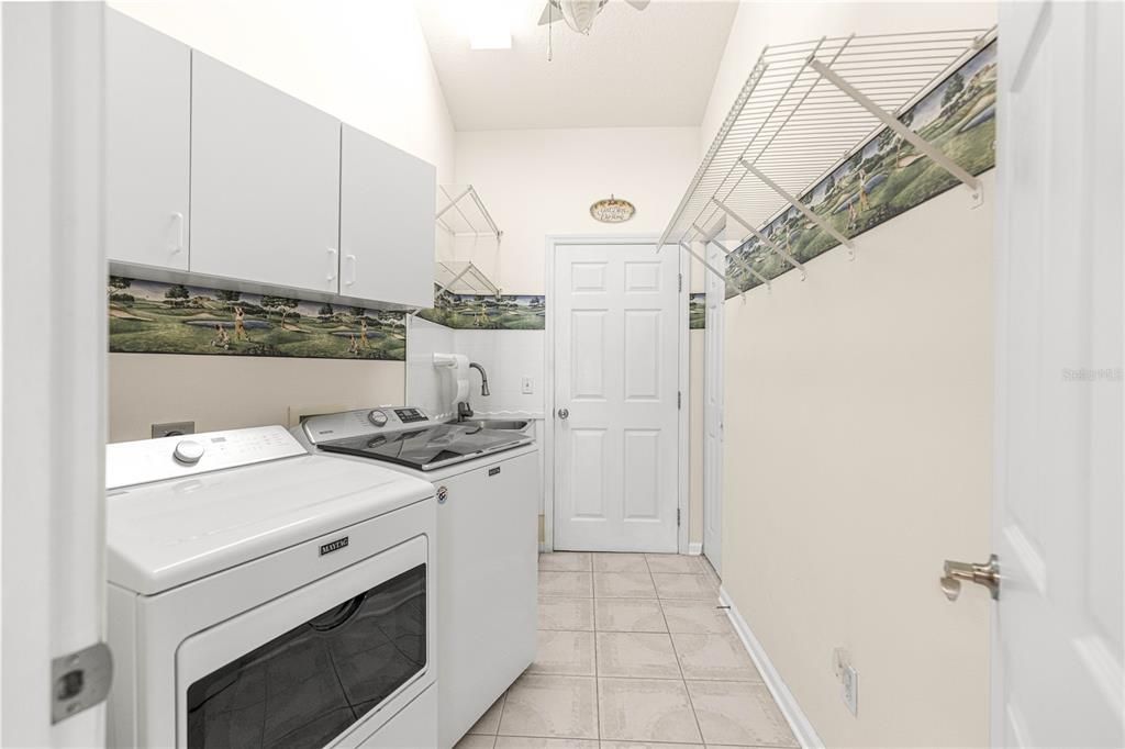 合同活跃: $265,000 (3 贝兹, 2 浴室, 1906 平方英尺)