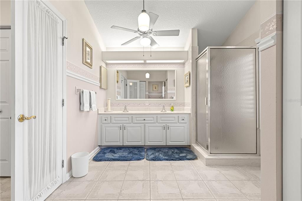 合同活跃: $265,000 (3 贝兹, 2 浴室, 1906 平方英尺)