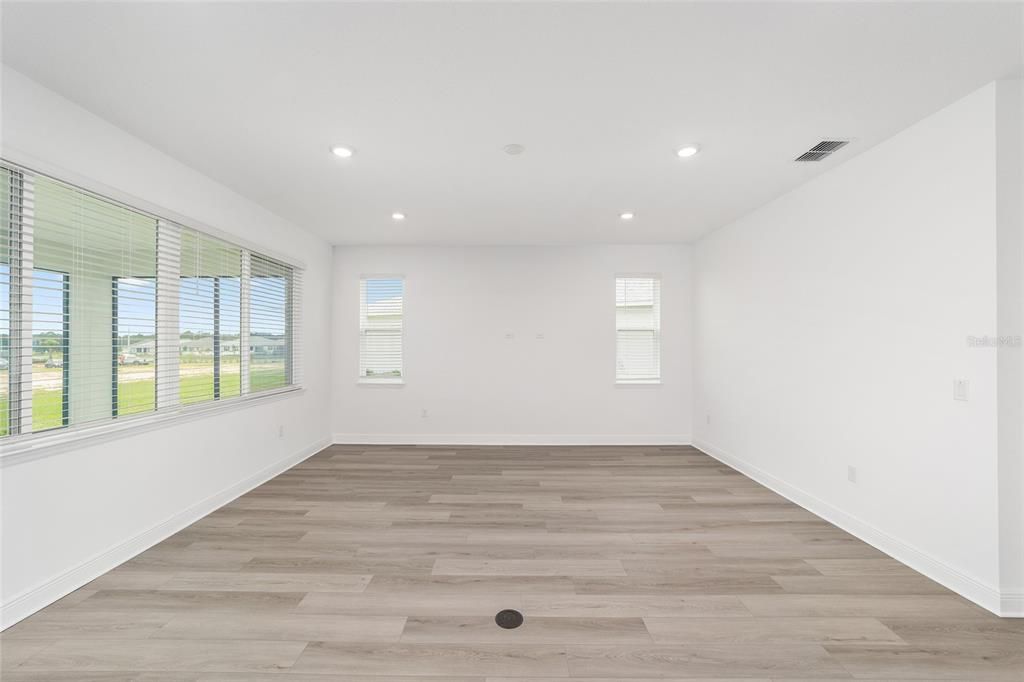 Active With Contract: $377,000 (2 beds, 2 baths, 2142 Square Feet)