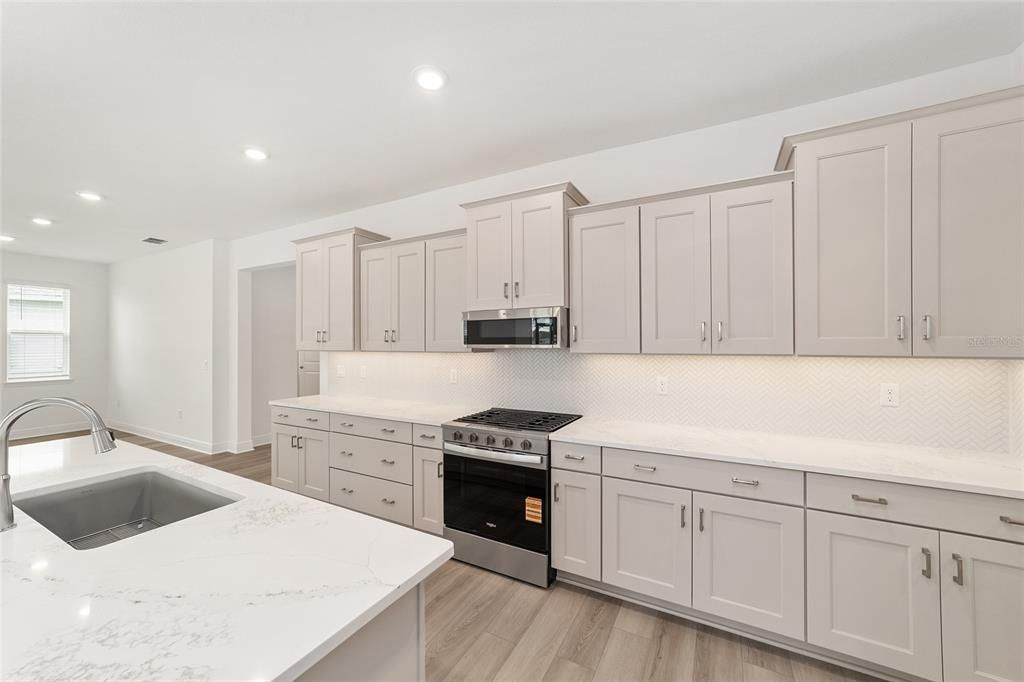 Active With Contract: $377,000 (2 beds, 2 baths, 2142 Square Feet)