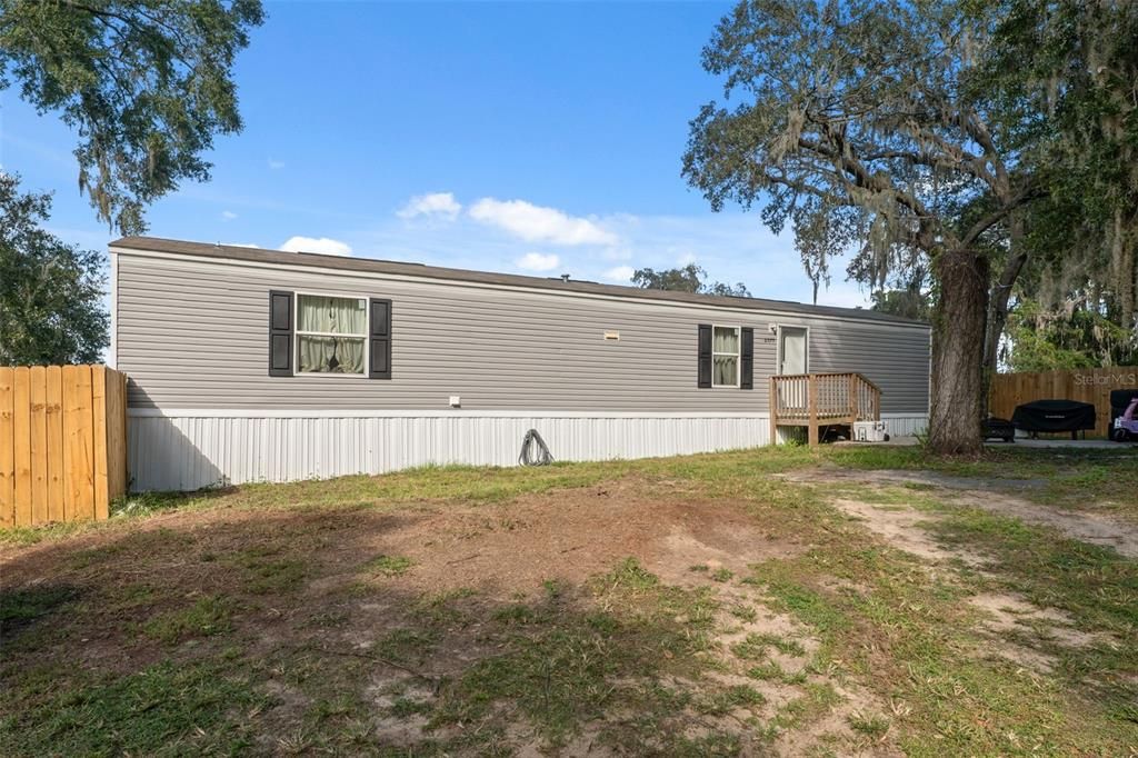 合同活跃: $155,000 (2 贝兹, 2 浴室, 840 平方英尺)