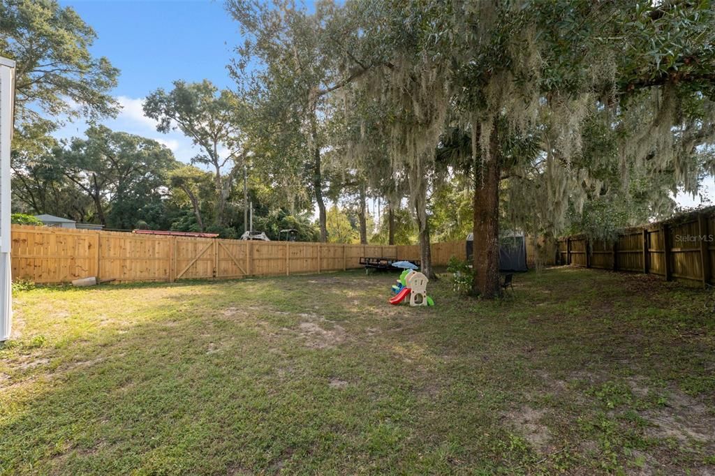 合同活跃: $155,000 (2 贝兹, 2 浴室, 840 平方英尺)