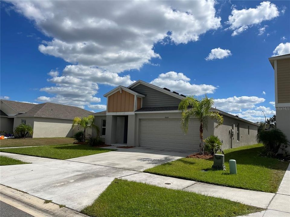 En Renta: $2,375 (4 camas, 2 baños, 1904 Pies cuadrados)