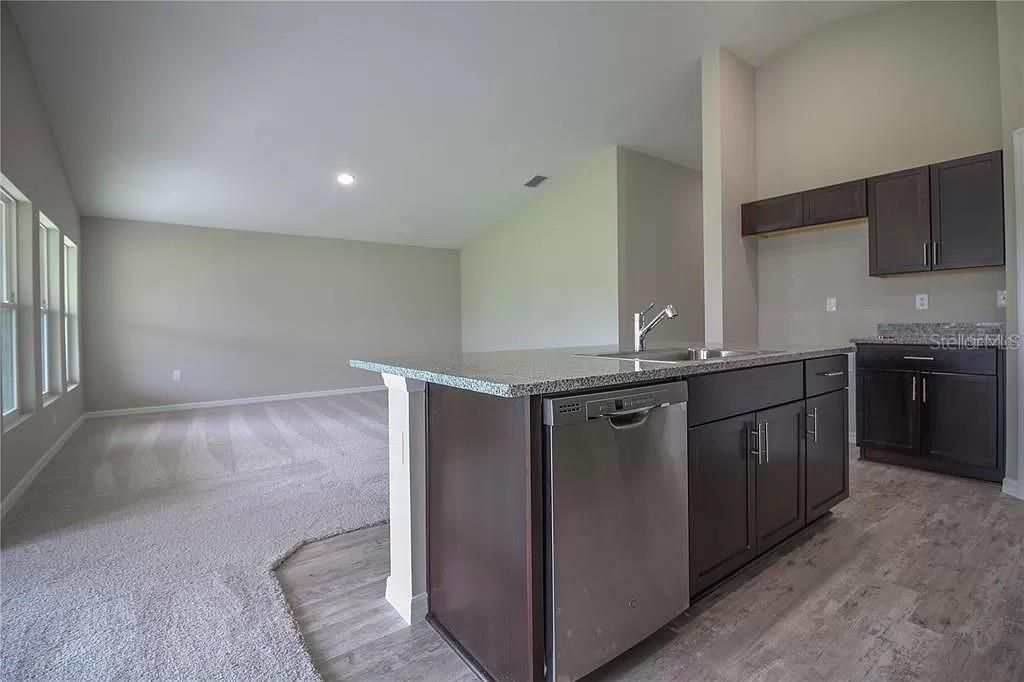 En Renta: $2,375 (4 camas, 2 baños, 1904 Pies cuadrados)