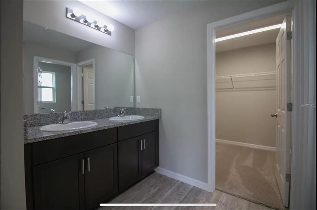 En Renta: $2,375 (4 camas, 2 baños, 1904 Pies cuadrados)